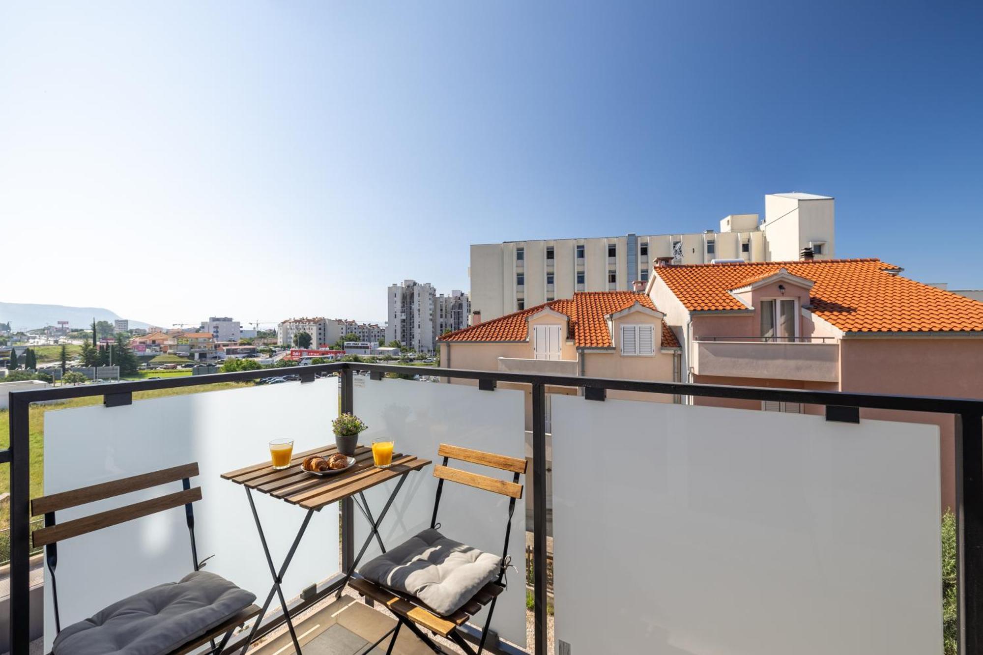 Cosy Apartment Terrano -Free Private Parking Сплит Екстериор снимка